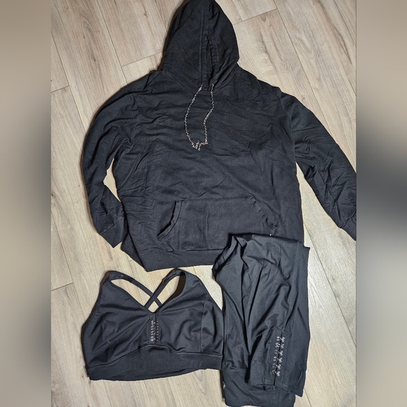 Torrid Black Lace Up Back Hoodie, Sports Bra, and Leggings Set - Picture 1 of 10